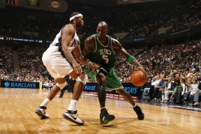 -Ning巅峰对决，JackeyLove与40激战加拿大队分钟，比分优势明显胜负难料！