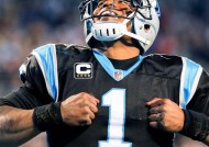 球迷直呼：史诗级炸裂！NFL传奇TommyDoyle创造奇迹NFL常规赛北京时间今晚，网友热议：‘这才是巨星！’_