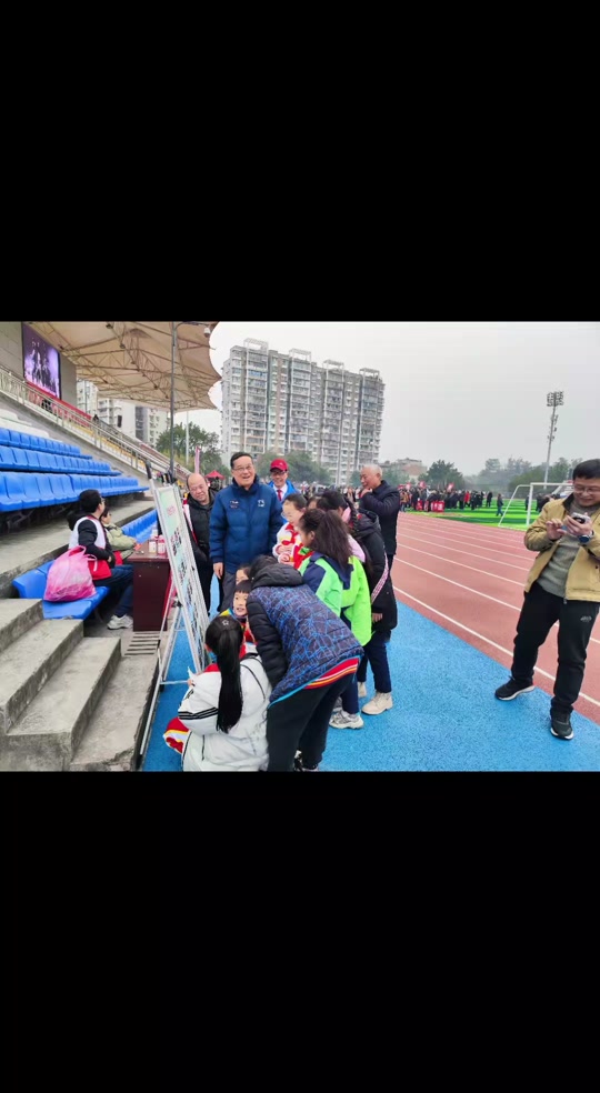 弱队逆袭，赢得了观众的喝彩与掌声 