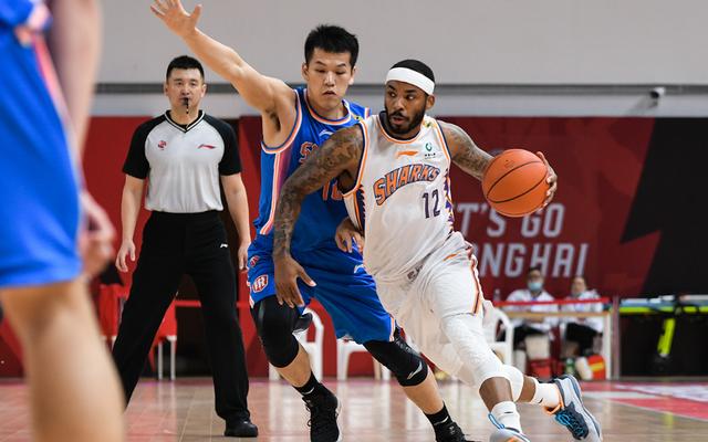 上海主场惨败，球队备战下一场比赛 