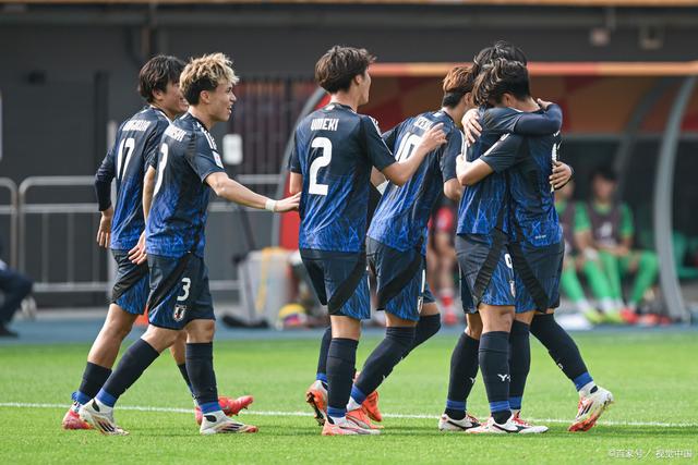 包含日本球队击败广州富力，晋级下一轮比赛的词条