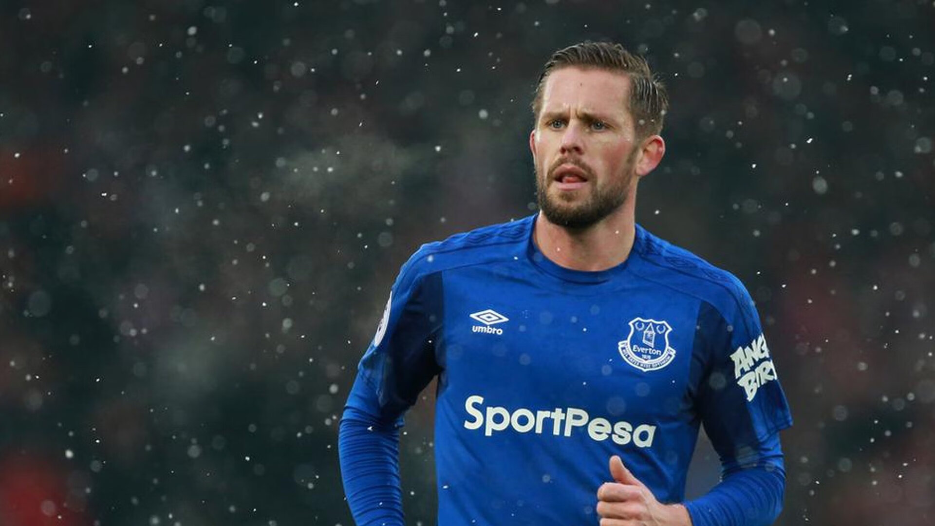 -莱万多夫斯基在勇士比赛中比分优势明显，比分优势明显引发热议！  第2张